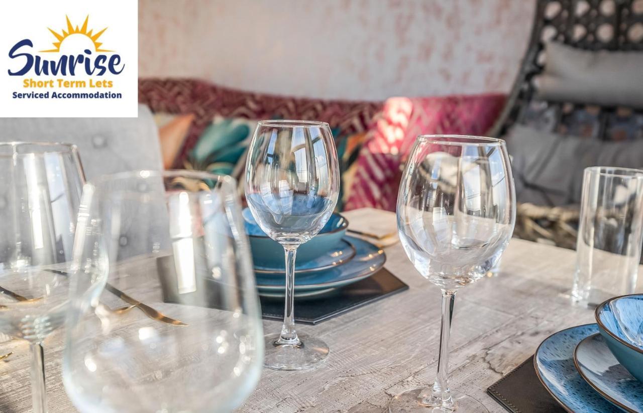 דאנדי Presidential Apartment, Family Home, Luxury Bedrooms, 2 Rooms, 1 King Bed, 2 Single Beds, Free Wifi, Free Parking, Tourists, Business Travelers, Relocation, Beautiful River Views, - Long Stays, Invoice And Reduced Price Are Only Via Sunrise Short Let מראה חיצוני תמונה