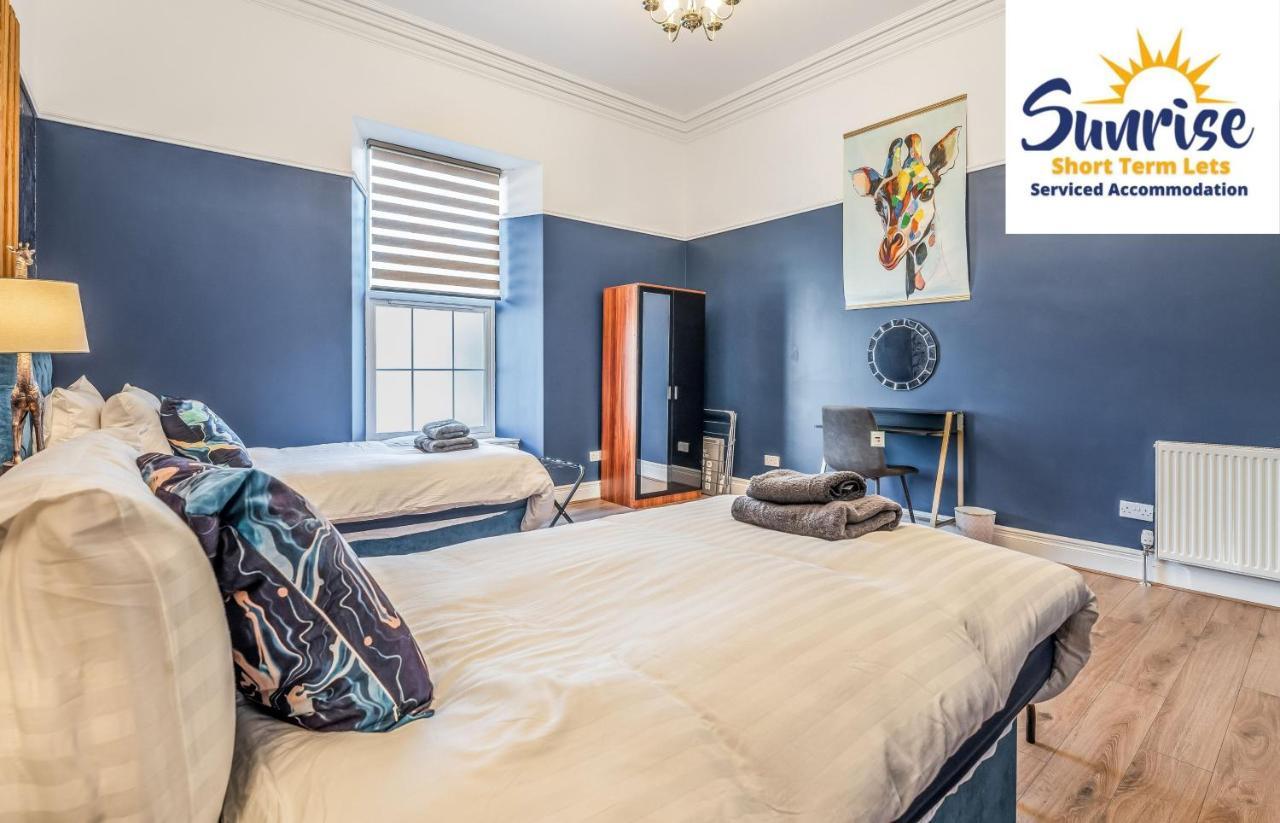 דאנדי Presidential Apartment, Family Home, Luxury Bedrooms, 2 Rooms, 1 King Bed, 2 Single Beds, Free Wifi, Free Parking, Tourists, Business Travelers, Relocation, Beautiful River Views, - Long Stays, Invoice And Reduced Price Are Only Via Sunrise Short Let מראה חיצוני תמונה