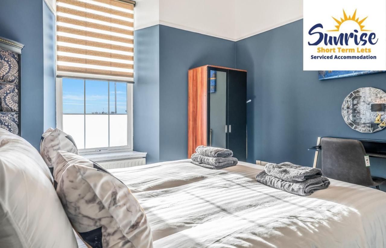 דאנדי Presidential Apartment, Family Home, Luxury Bedrooms, 2 Rooms, 1 King Bed, 2 Single Beds, Free Wifi, Free Parking, Tourists, Business Travelers, Relocation, Beautiful River Views, - Long Stays, Invoice And Reduced Price Are Only Via Sunrise Short Let מראה חיצוני תמונה