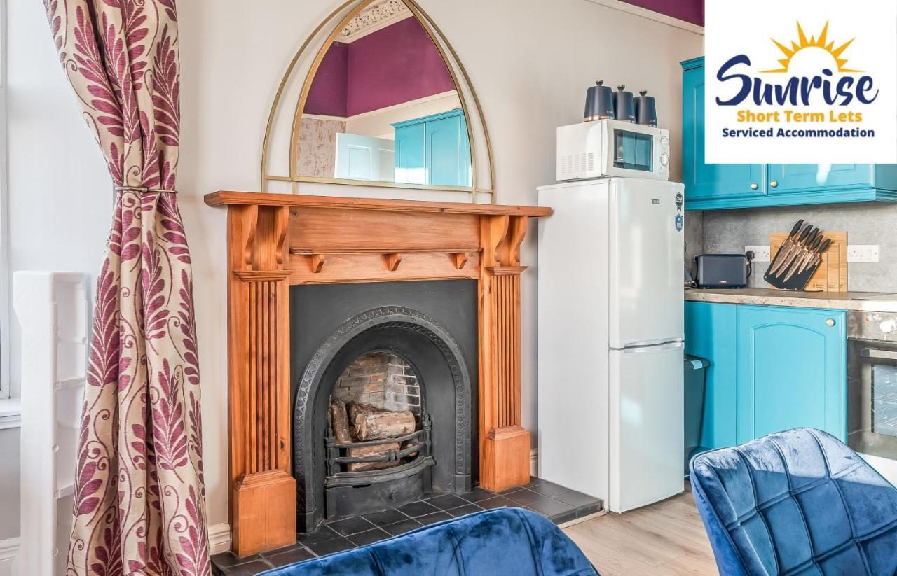 דאנדי Presidential Apartment, Family Home, Luxury Bedrooms, 2 Rooms, 1 King Bed, 2 Single Beds, Free Wifi, Free Parking, Tourists, Business Travelers, Relocation, Beautiful River Views, - Long Stays, Invoice And Reduced Price Are Only Via Sunrise Short Let מראה חיצוני תמונה