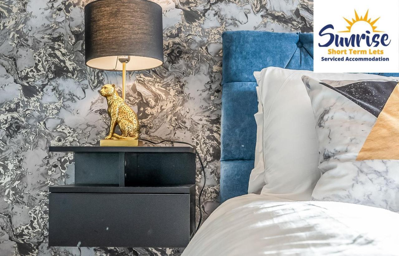 דאנדי Presidential Apartment, Family Home, Luxury Bedrooms, 2 Rooms, 1 King Bed, 2 Single Beds, Free Wifi, Free Parking, Tourists, Business Travelers, Relocation, Beautiful River Views, - Long Stays, Invoice And Reduced Price Are Only Via Sunrise Short Let מראה חיצוני תמונה
