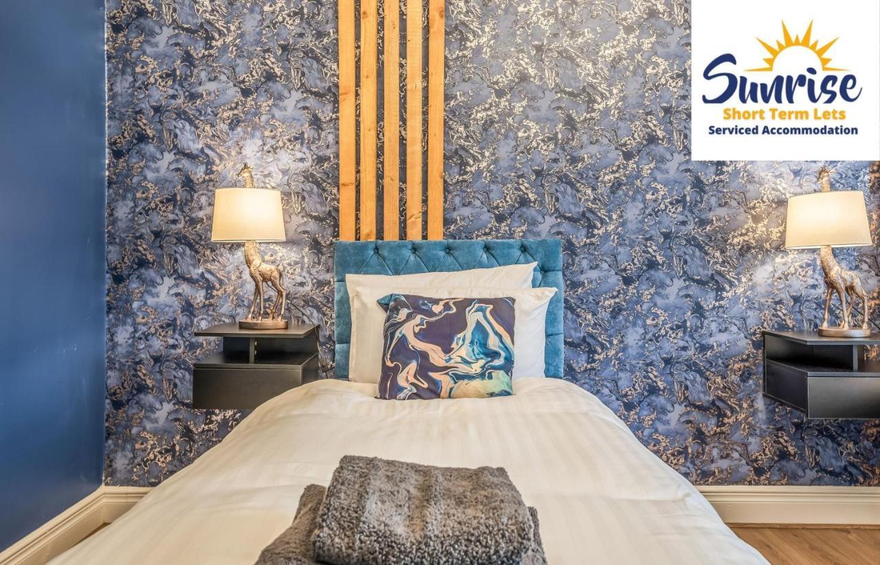 דאנדי Presidential Apartment, Family Home, Luxury Bedrooms, 2 Rooms, 1 King Bed, 2 Single Beds, Free Wifi, Free Parking, Tourists, Business Travelers, Relocation, Beautiful River Views, - Long Stays, Invoice And Reduced Price Are Only Via Sunrise Short Let מראה חיצוני תמונה
