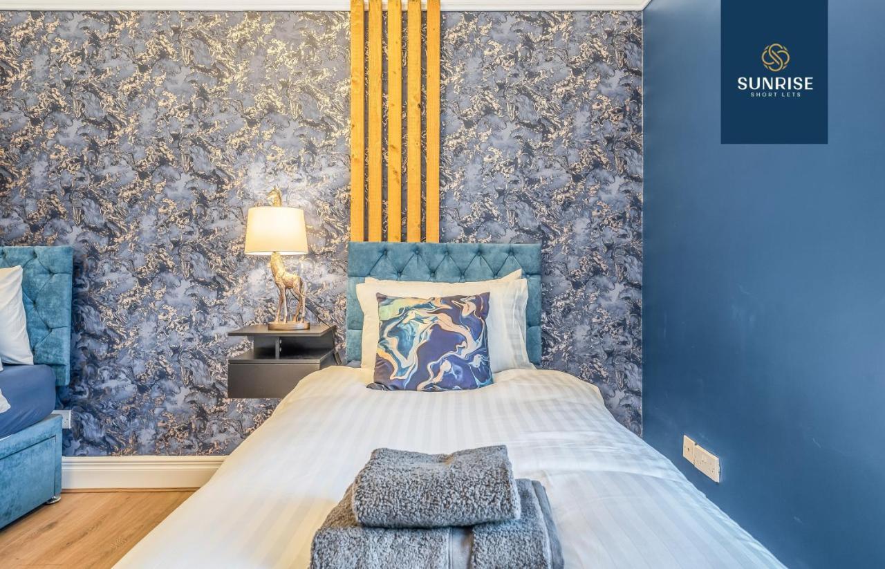 דאנדי Presidential Apartment, Family Home, Luxury Bedrooms, 2 Rooms, 1 King Bed, 2 Single Beds, Free Wifi, Free Parking, Tourists, Business Travelers, Relocation, Beautiful River Views, - Long Stays, Invoice And Reduced Price Are Only Via Sunrise Short Let מראה חיצוני תמונה