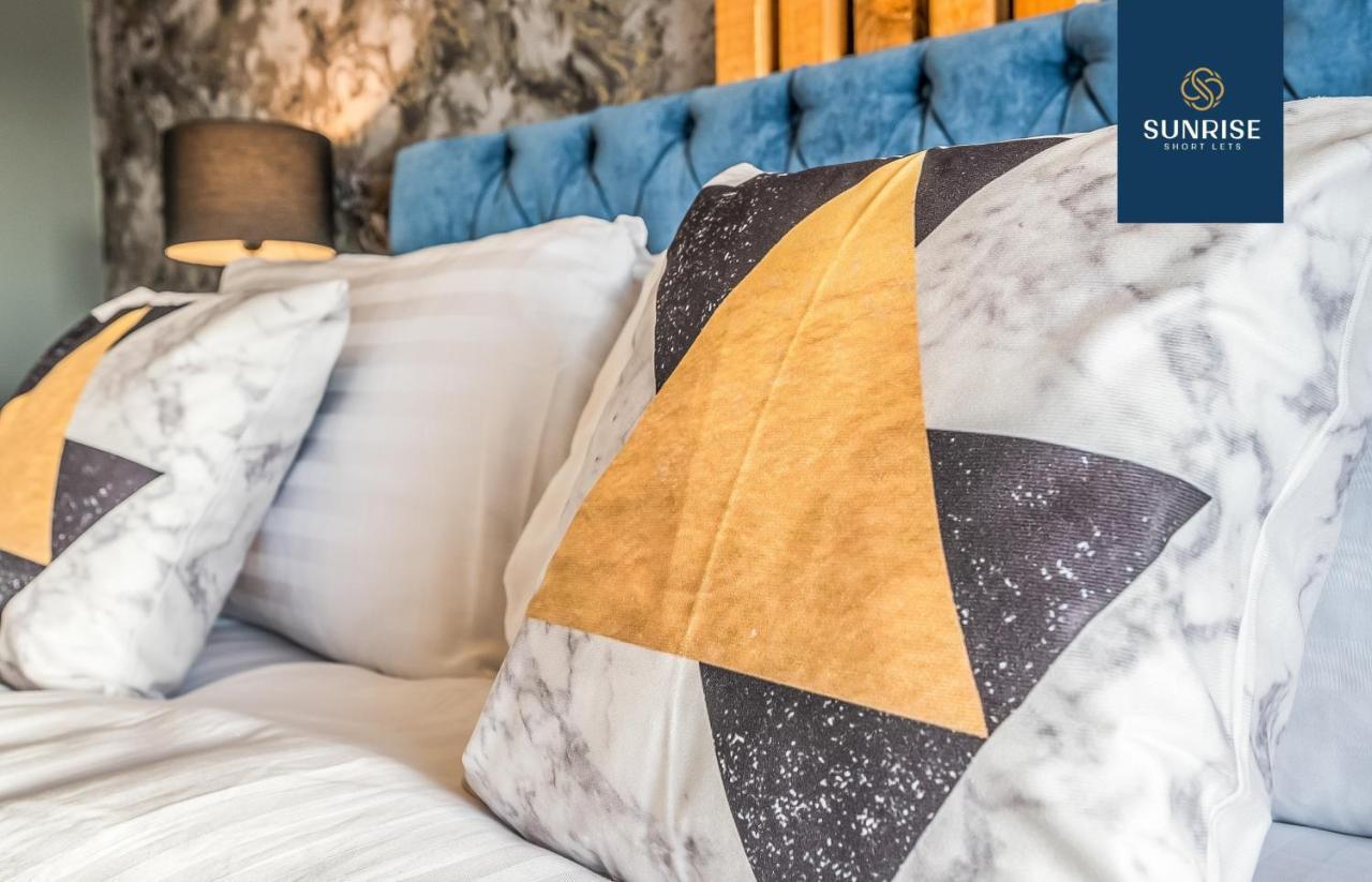 דאנדי Presidential Apartment, Family Home, Luxury Bedrooms, 2 Rooms, 1 King Bed, 2 Single Beds, Free Wifi, Free Parking, Tourists, Business Travelers, Relocation, Beautiful River Views, - Long Stays, Invoice And Reduced Price Are Only Via Sunrise Short Let מראה חיצוני תמונה